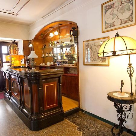טורטונה Albergo Cavallino מראה חיצוני תמונה