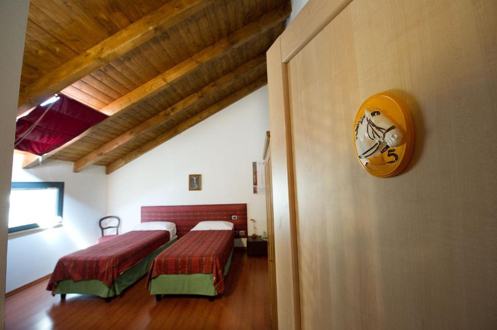 טורטונה Albergo Cavallino חדר תמונה